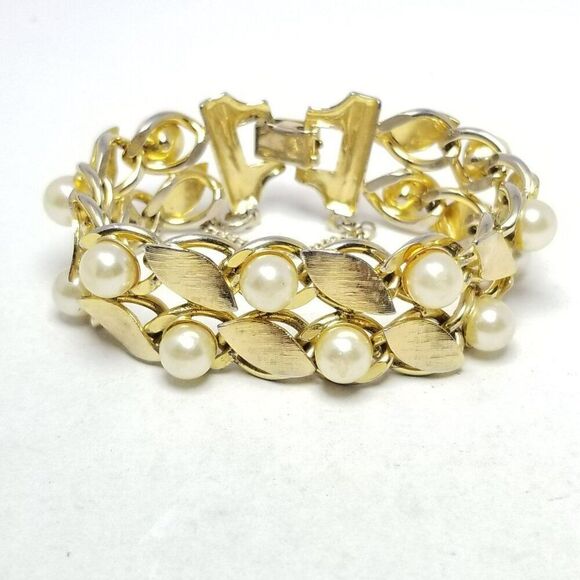 Vintage Gold Tone and Faux Pearl Panel Bracelet, Classic Design, Retro Estate - Picture 1 of 6